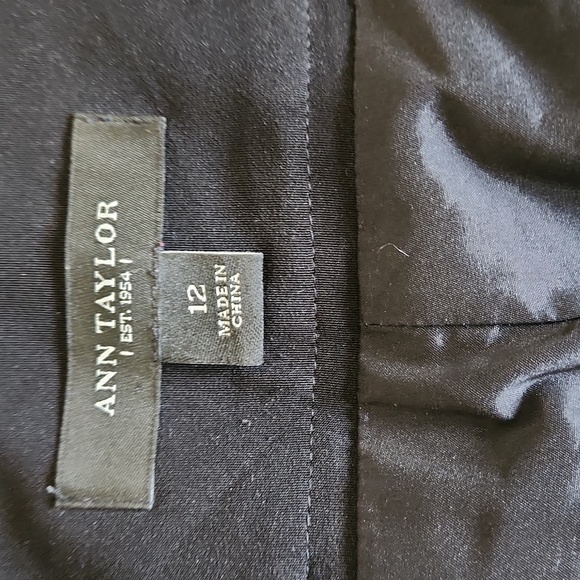 Ann Taylor Lined Black Pants in Size 12 Side Zip Wide Band Panel - Picture 4 of 11